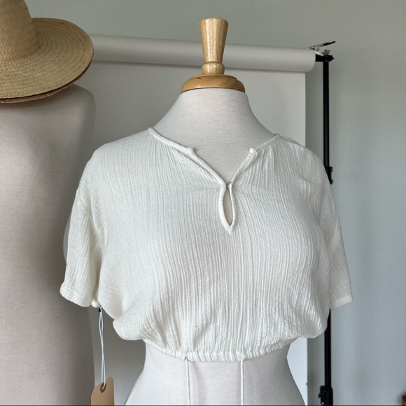 SOLD ❌ CREAM CLEOBELLA CROP TOP - Picture 6 of 10
